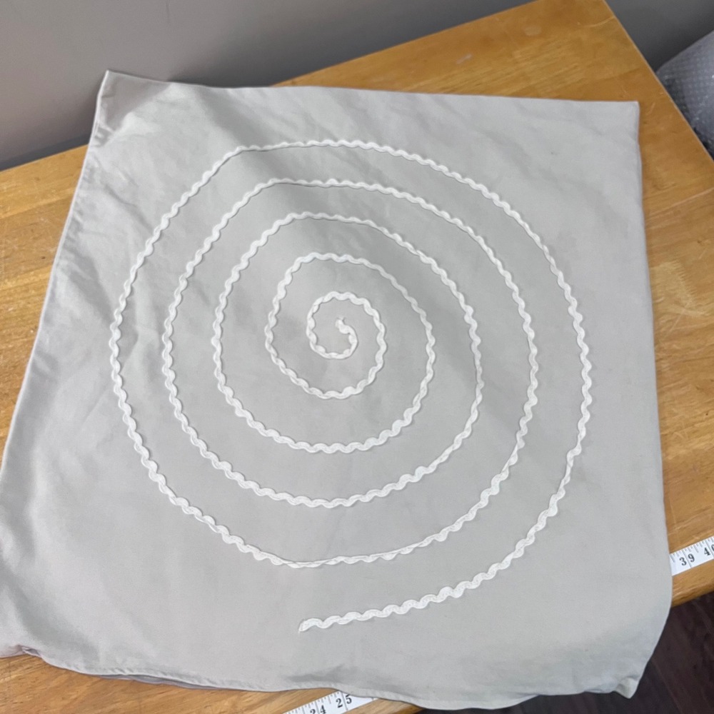 IKEA Lydia Wilj Beige‎ Cotton Spiral Ric Rac Throw Pillow Cover 27x28 Scandi Vtg